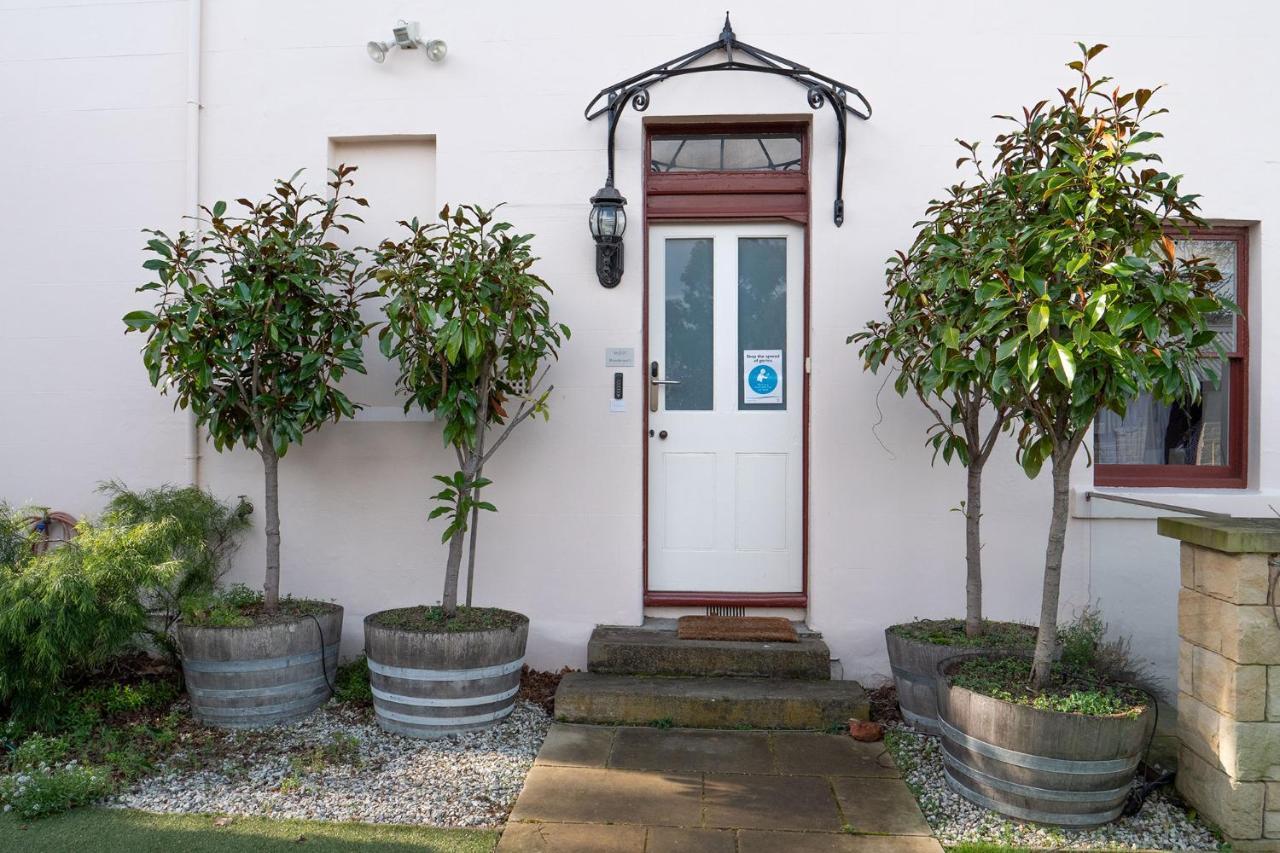 Old Bishop'S Quarters Heritage, Modern & Unique Accommodation ホバート エクステリア 写真