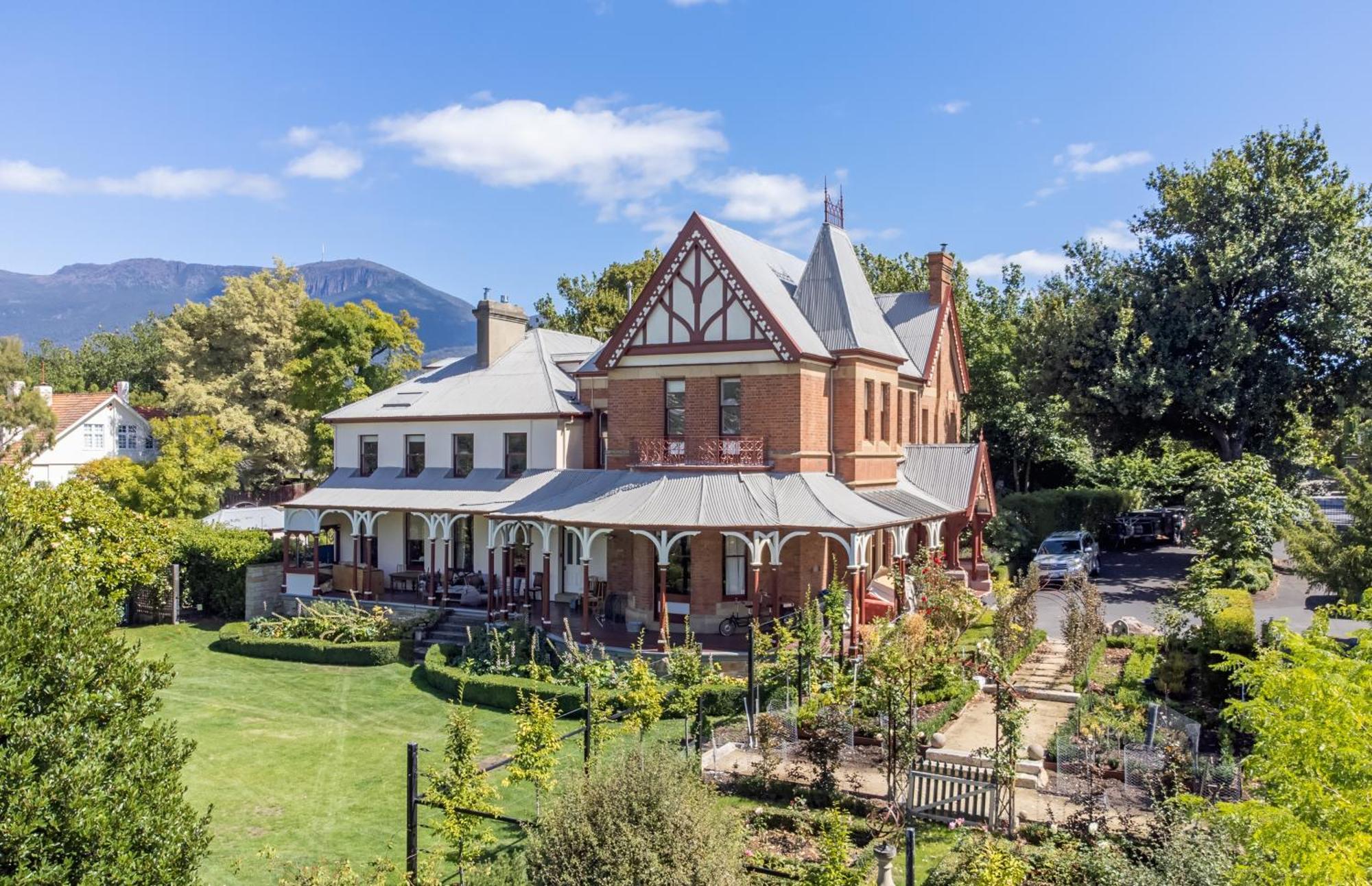 Old Bishop'S Quarters Heritage, Modern & Unique Accommodation ホバート エクステリア 写真